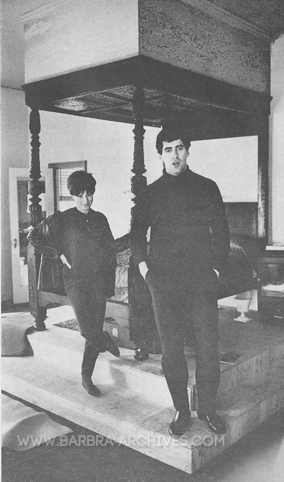 Streisand and Gould in bedroom