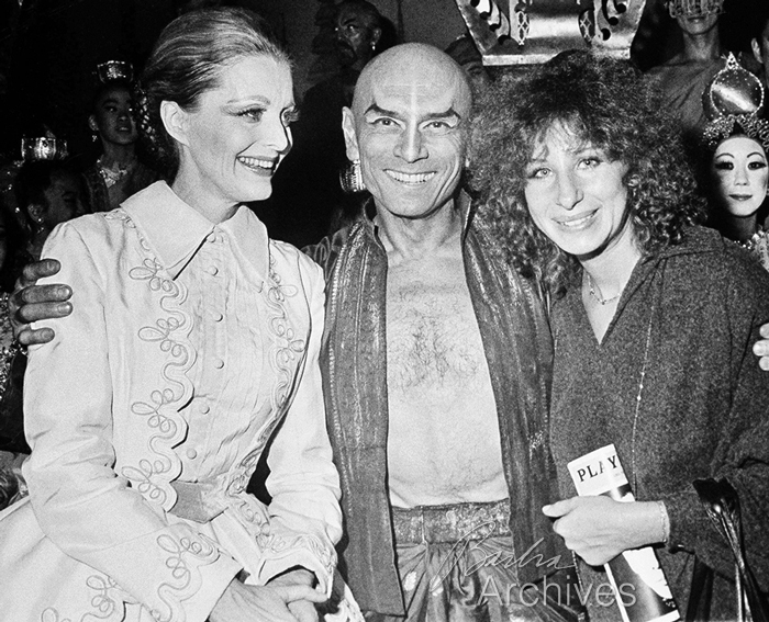 Streisand poses with Brynner